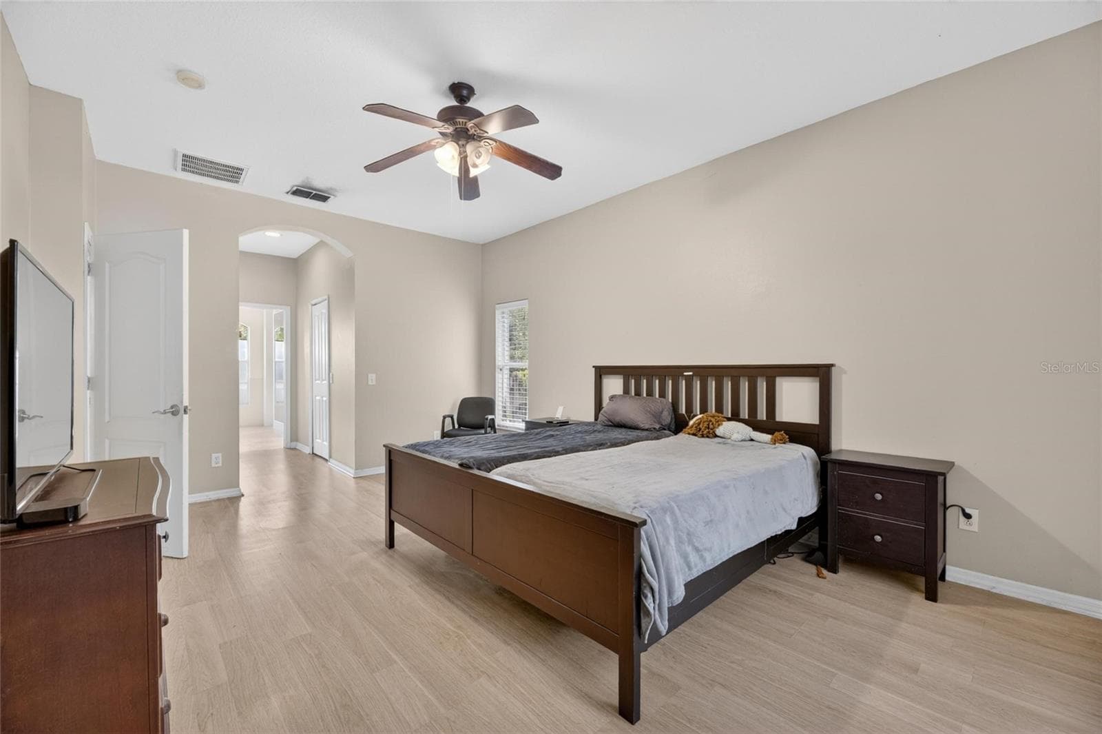 Single Family Residence at 11901 NORTHUMBERLAND DR, TAMPA, photo 39 of 53