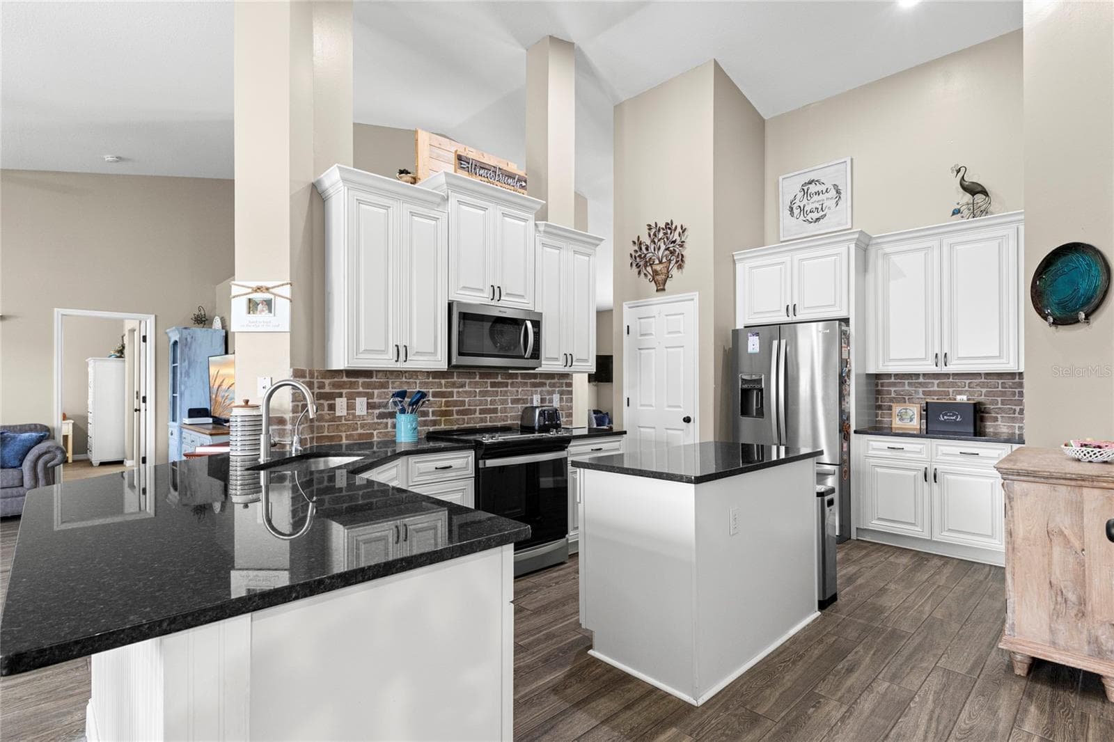 Single Family Residence at 4038 LITHIA RIDGE BLVD, VALRICO, photo 3 of 49