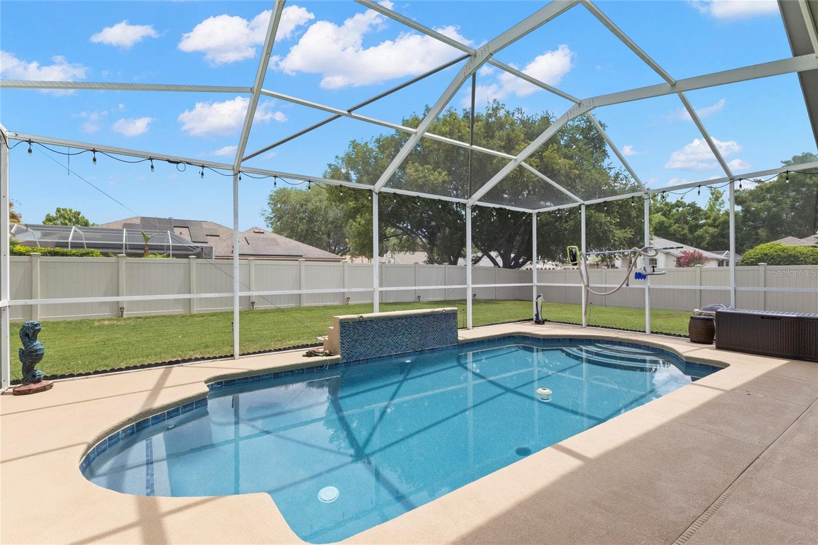 Single Family Residence at 4038 LITHIA RIDGE BLVD, VALRICO, photo 2 of 49