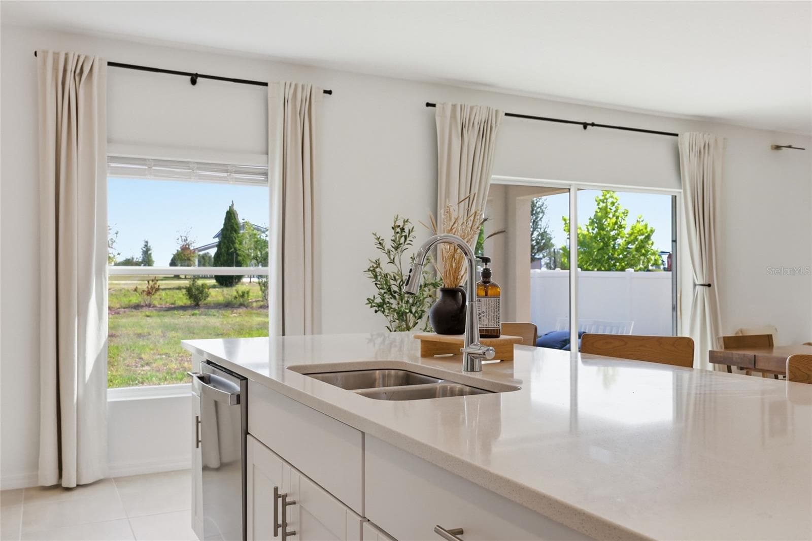 Impressive Kitchen Island with View - 1017 CALICO POINTE CIR, GROVELAND