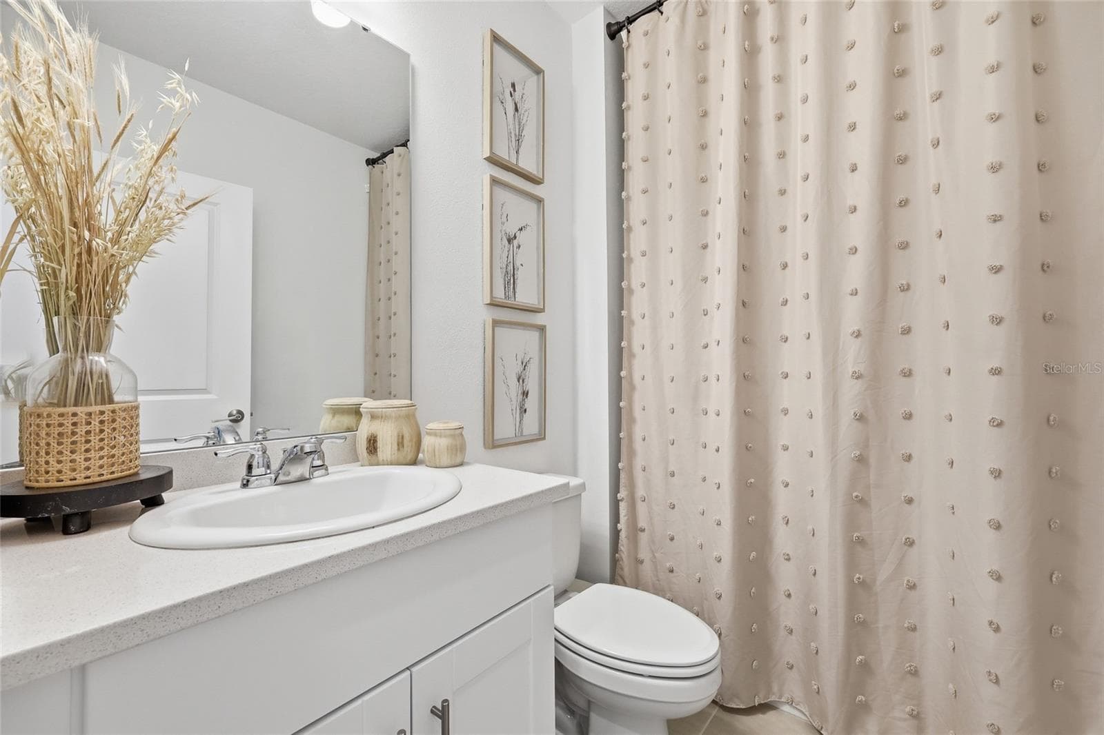 Main Floor Bathroom - 1017 CALICO POINTE CIR, GROVELAND