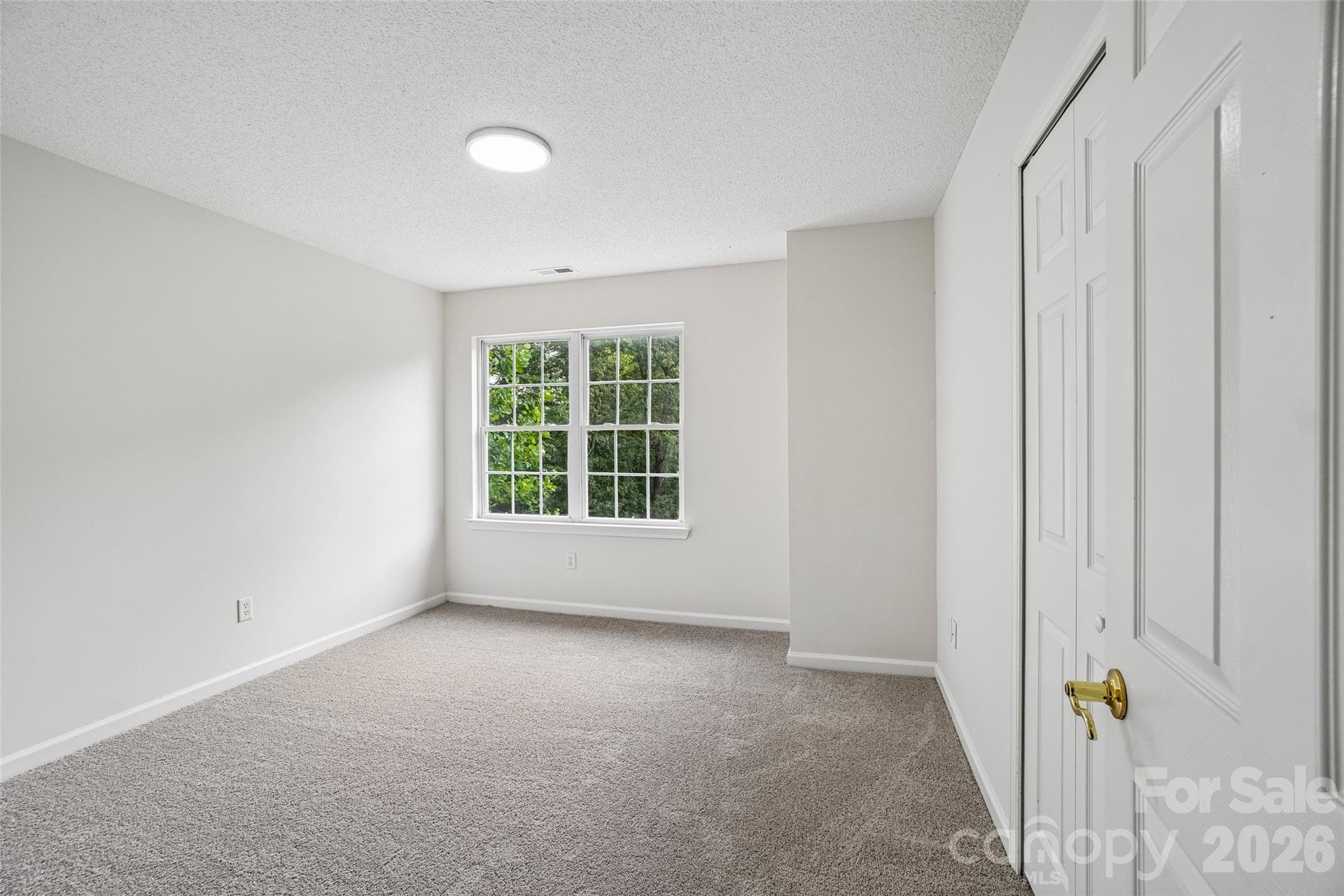 Single Family Residence at Hendersonville, photo 4 of 36