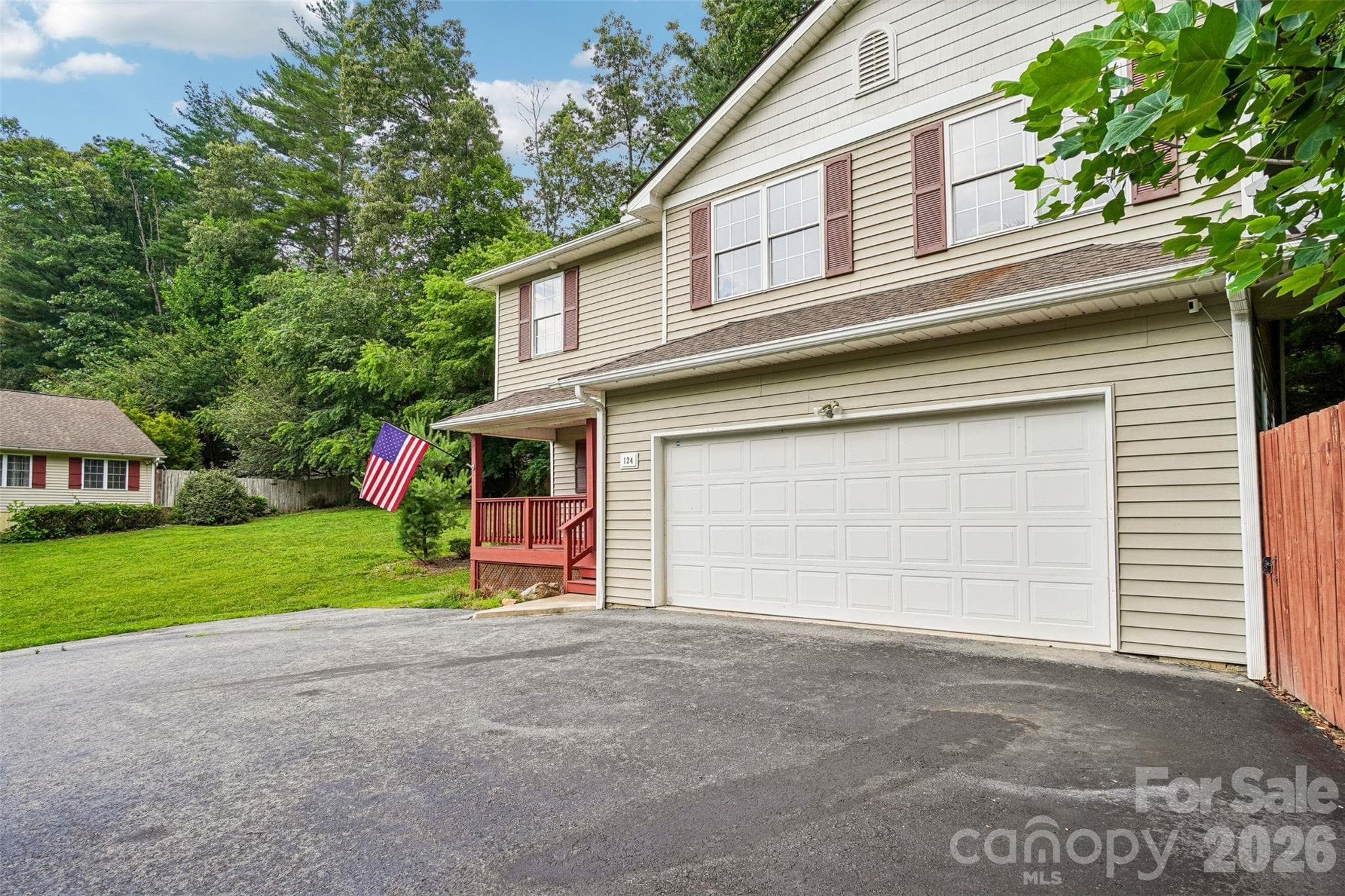 Single Family Residence at Hendersonville, photo 5 of 36