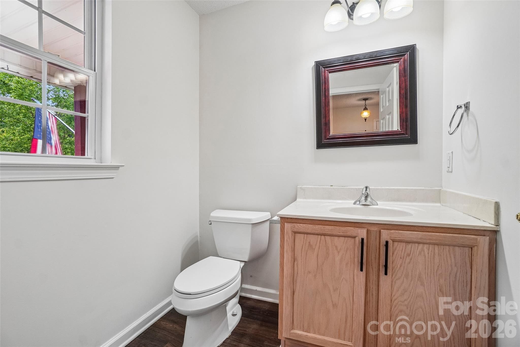 Single Family Residence at Hendersonville, photo 7 of 36