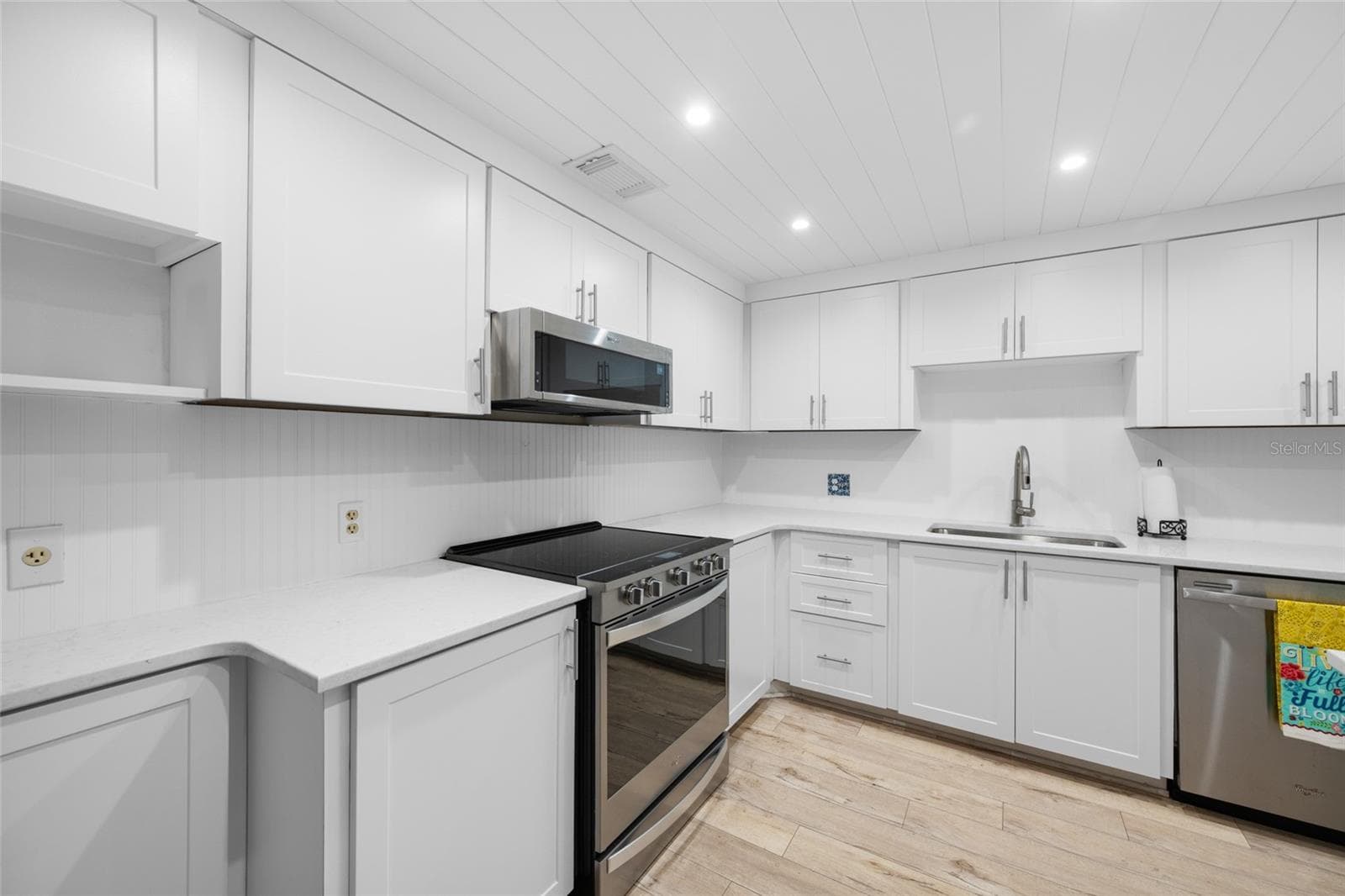 Condominium at 1621 GULF BLVD #706, CLEARWATER BEACH, photo 13 of 97