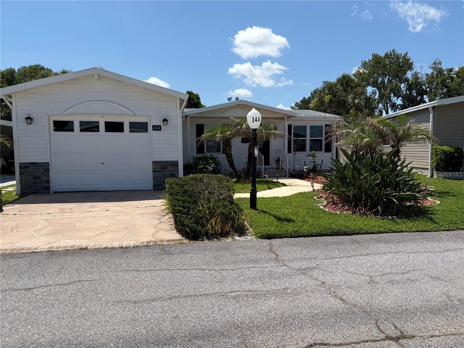 144 VICTORIA DR