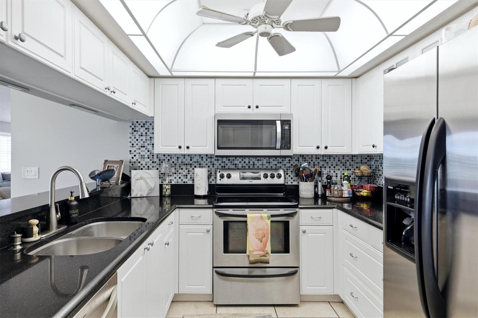 Condominium at 1103 EDGEWATER CIR #1103, BRADENTON, photo 13 of 87