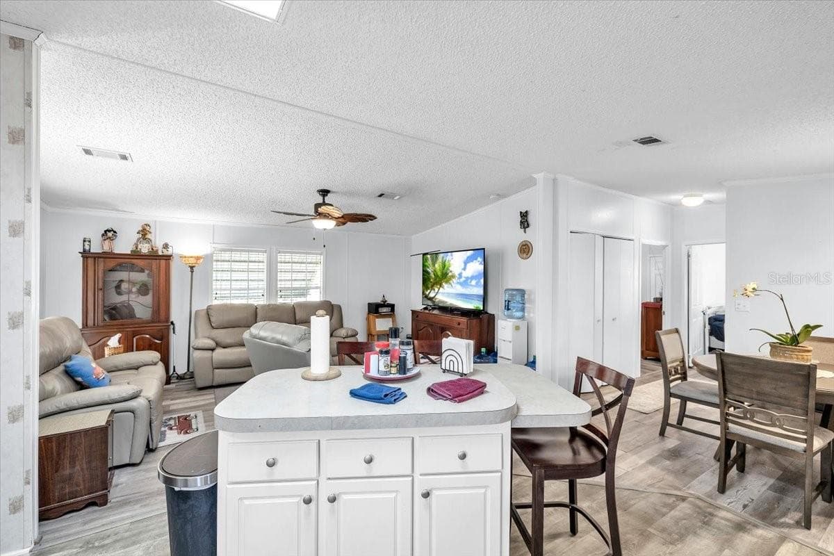 Manufactured Home at 6801 BERNADEAN BLVD, PUNTA GORDA, photo 10 of 42