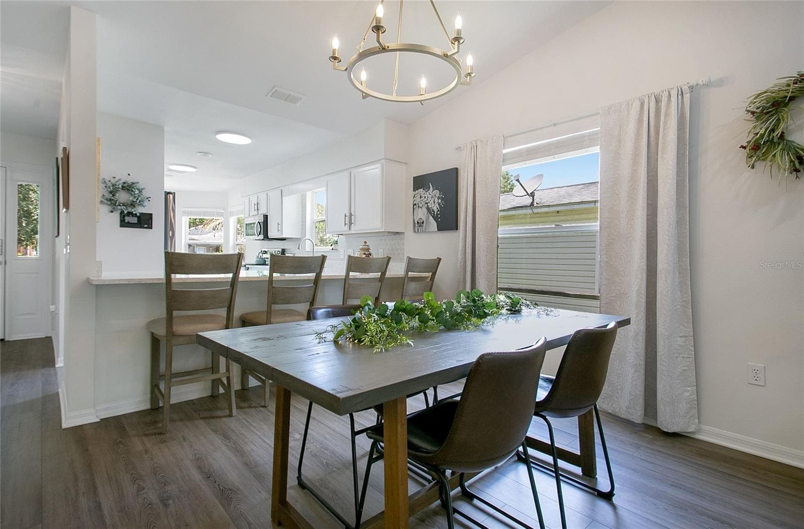 Single Family Residence at 32222 SUMMERTREE CIR, LEESBURG, photo 7 of 55