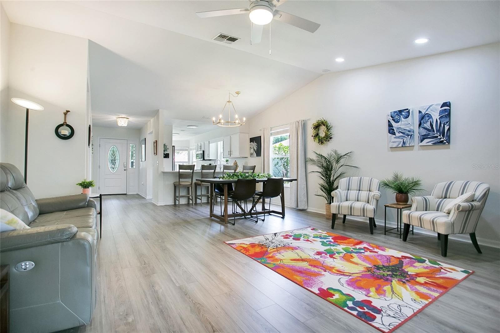 Single Family Residence at 32222 SUMMERTREE CIR, LEESBURG, photo 11 of 55