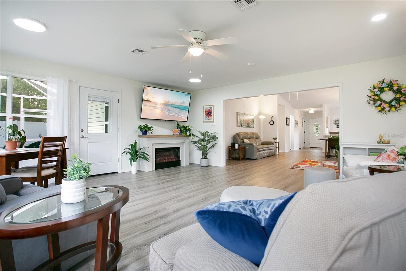 Single Family Residence at 32222 SUMMERTREE CIR, LEESBURG, photo 16 of 55