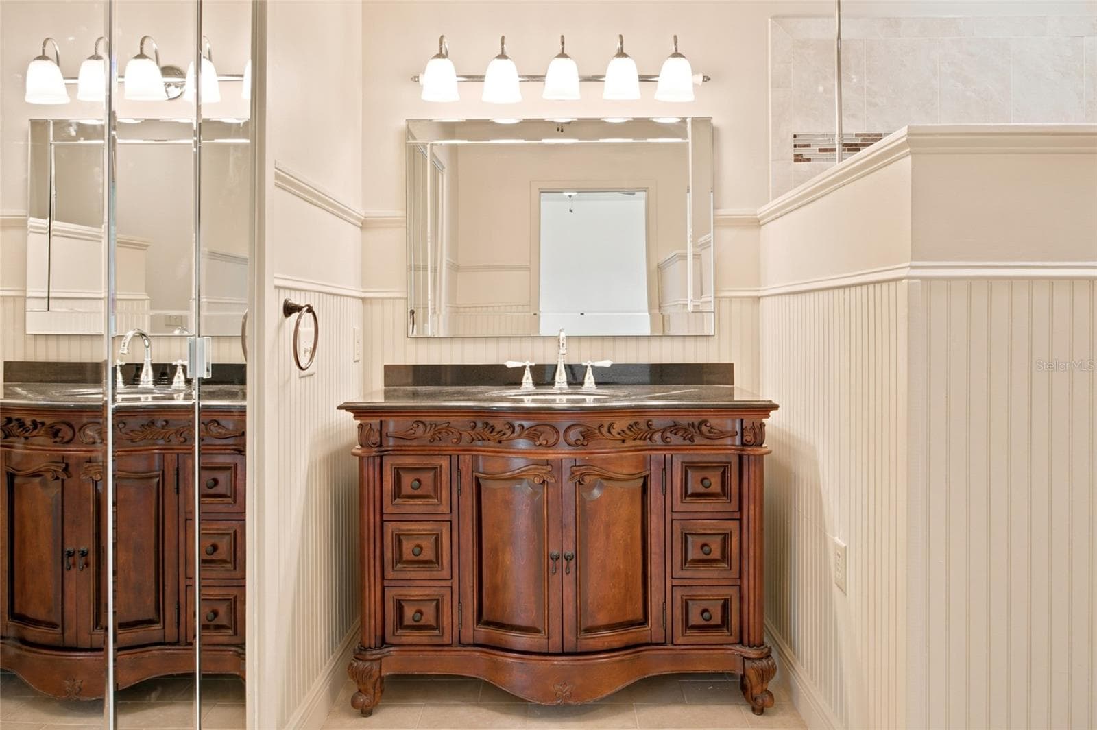 Vanity with lots of light - 3220 SE 21ST AVE, OCALA
