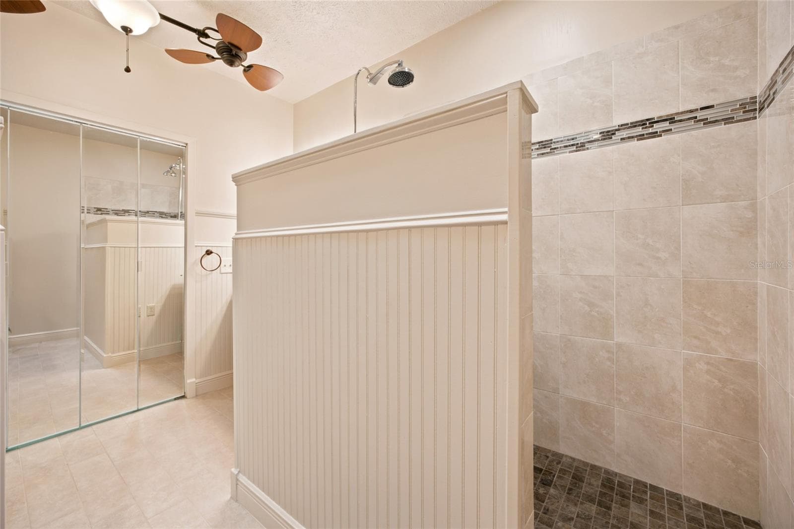 Walk In Shower - 3220 SE 21ST AVE, OCALA