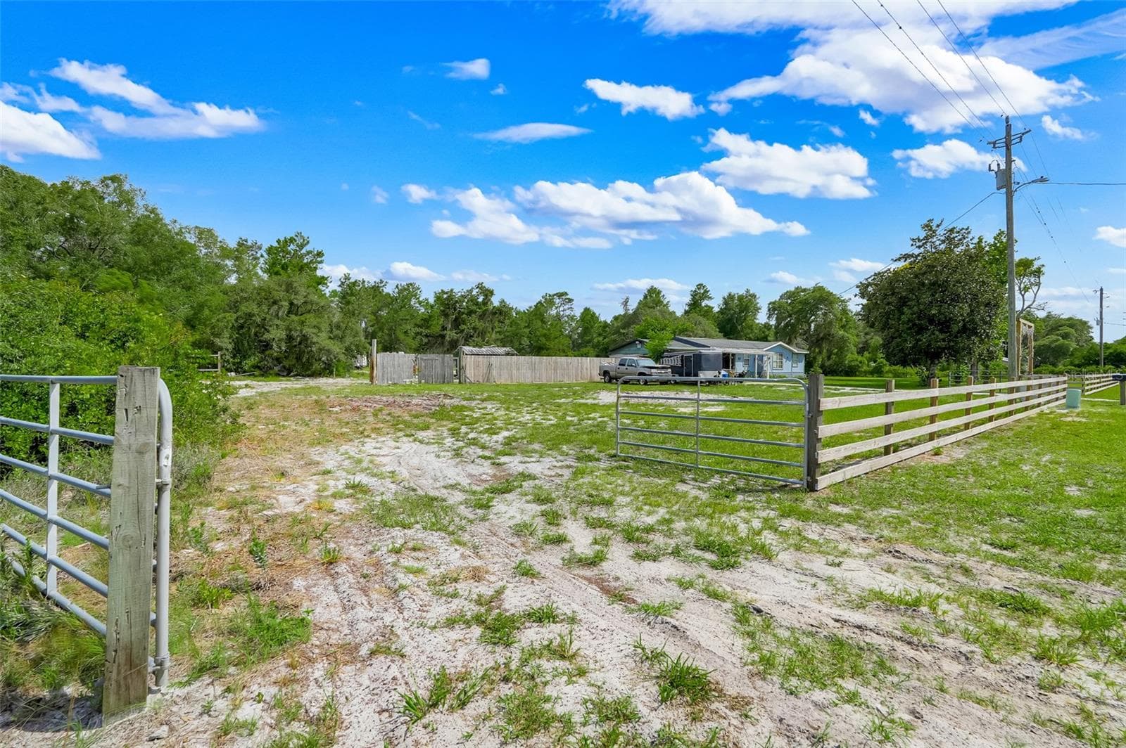 Single Family Residence at 26106 FISHERMANS RD, PAISLEY, photo 14 of 20