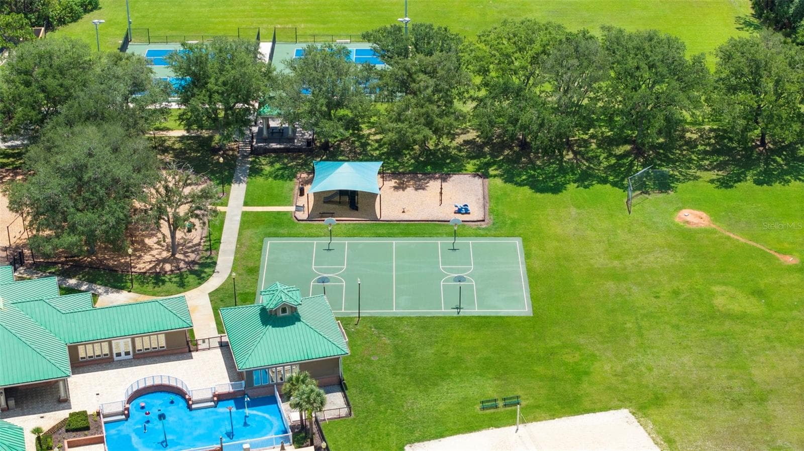 Basketball, 2 swimming pools, sand volleyball - 8380 GOLDEN PRAIRIE DR, TAMPA