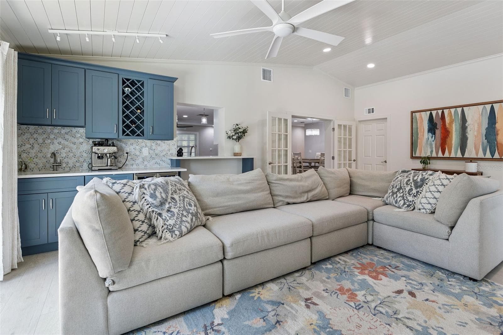 Single Family Residence at 302 W COMANCHE AVE, TAMPA, photo 21 of 33