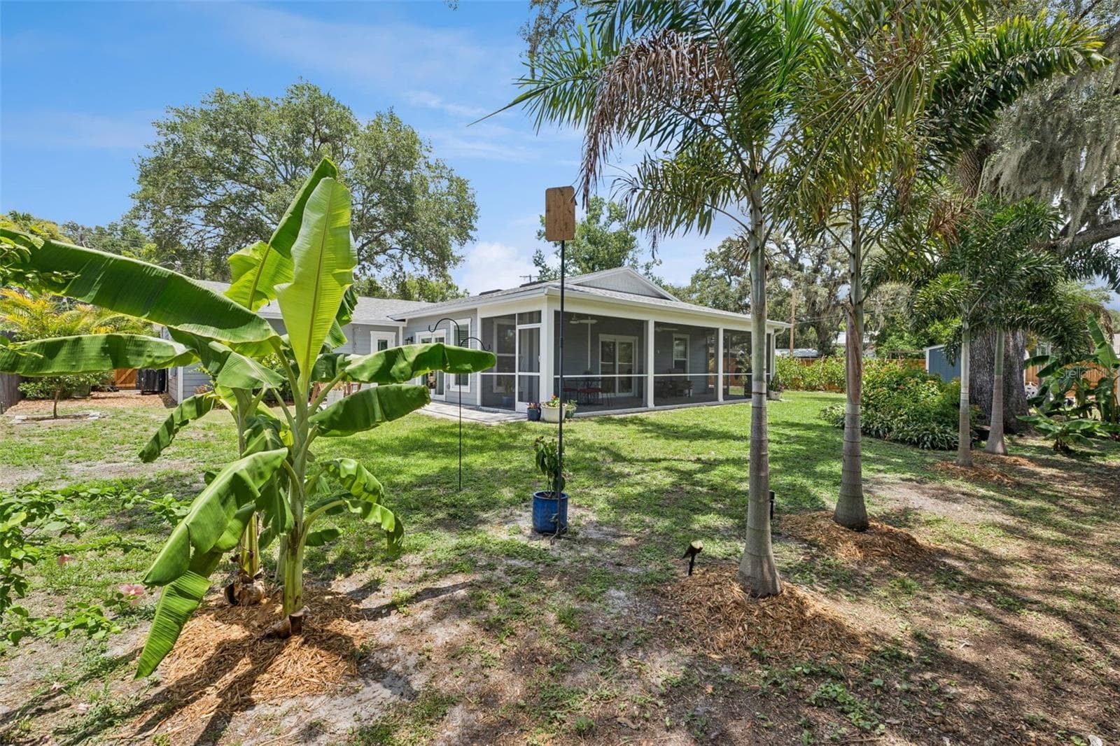 Single Family Residence at 302 W COMANCHE AVE, TAMPA, photo 29 of 33