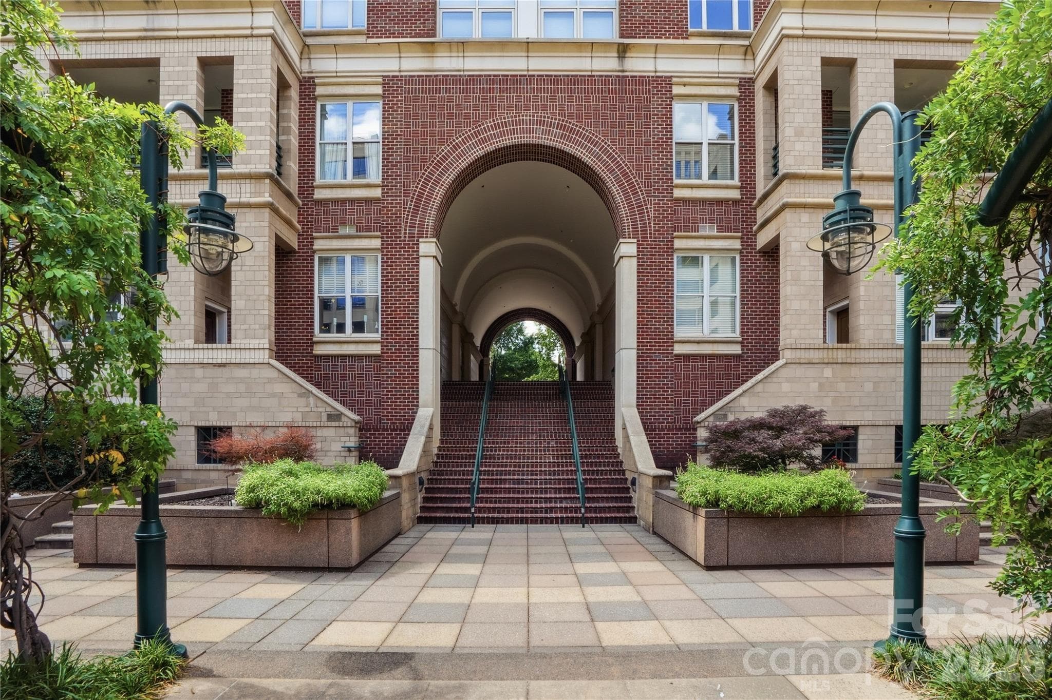 Condominium at 400 N Church Street, Charlotte, photo 27 of 40