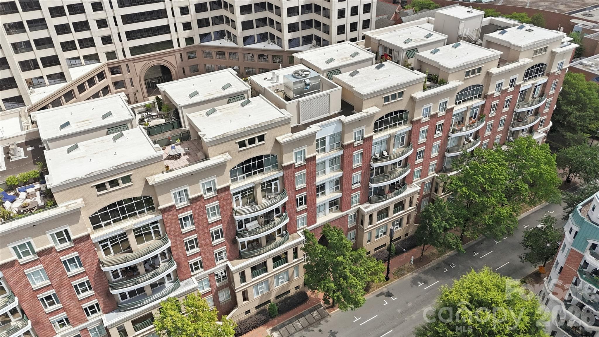 Condominium at 400 N Church Street, Charlotte, photo 39 of 40
