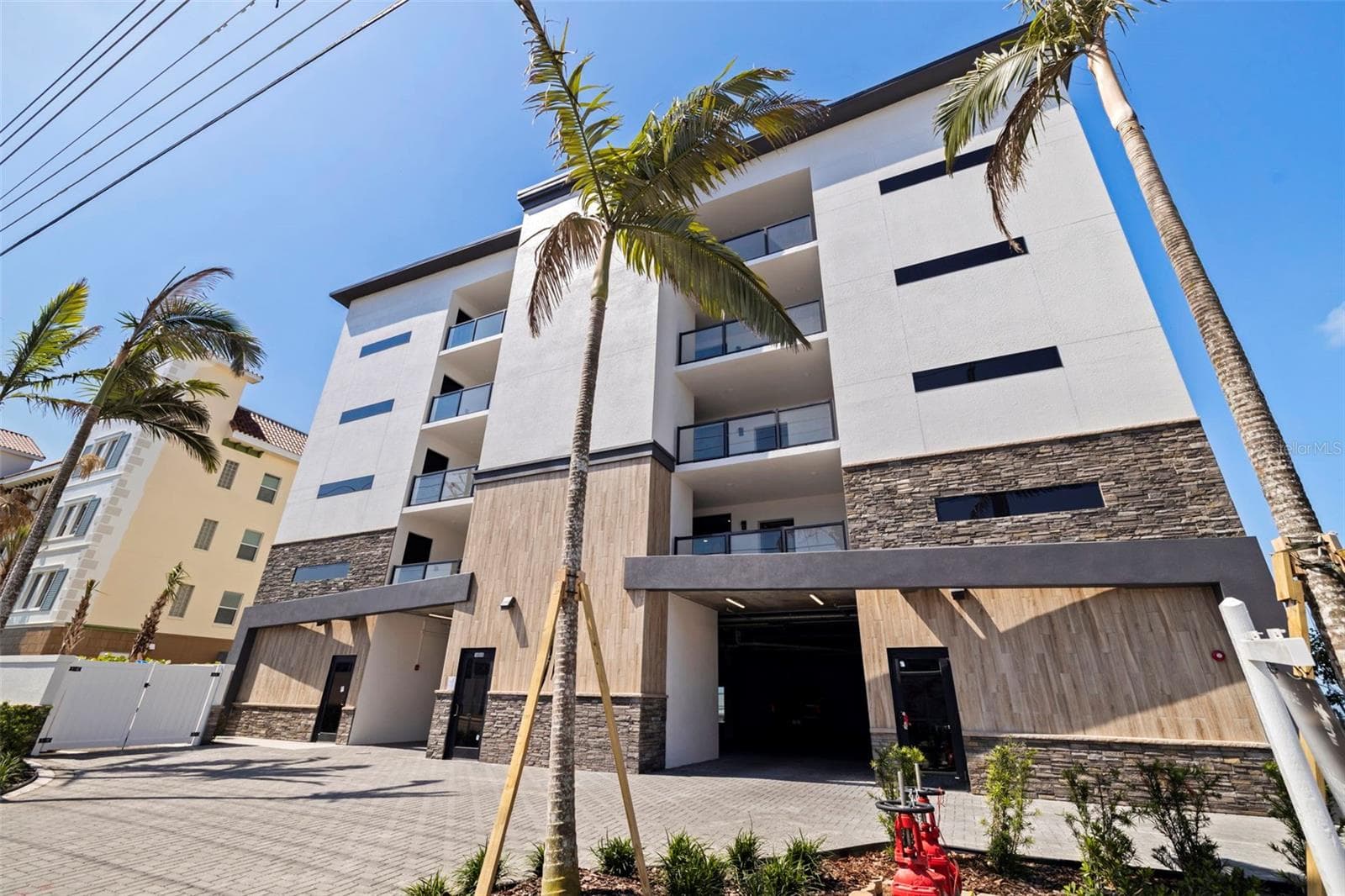 14048 GULF BLVD #302