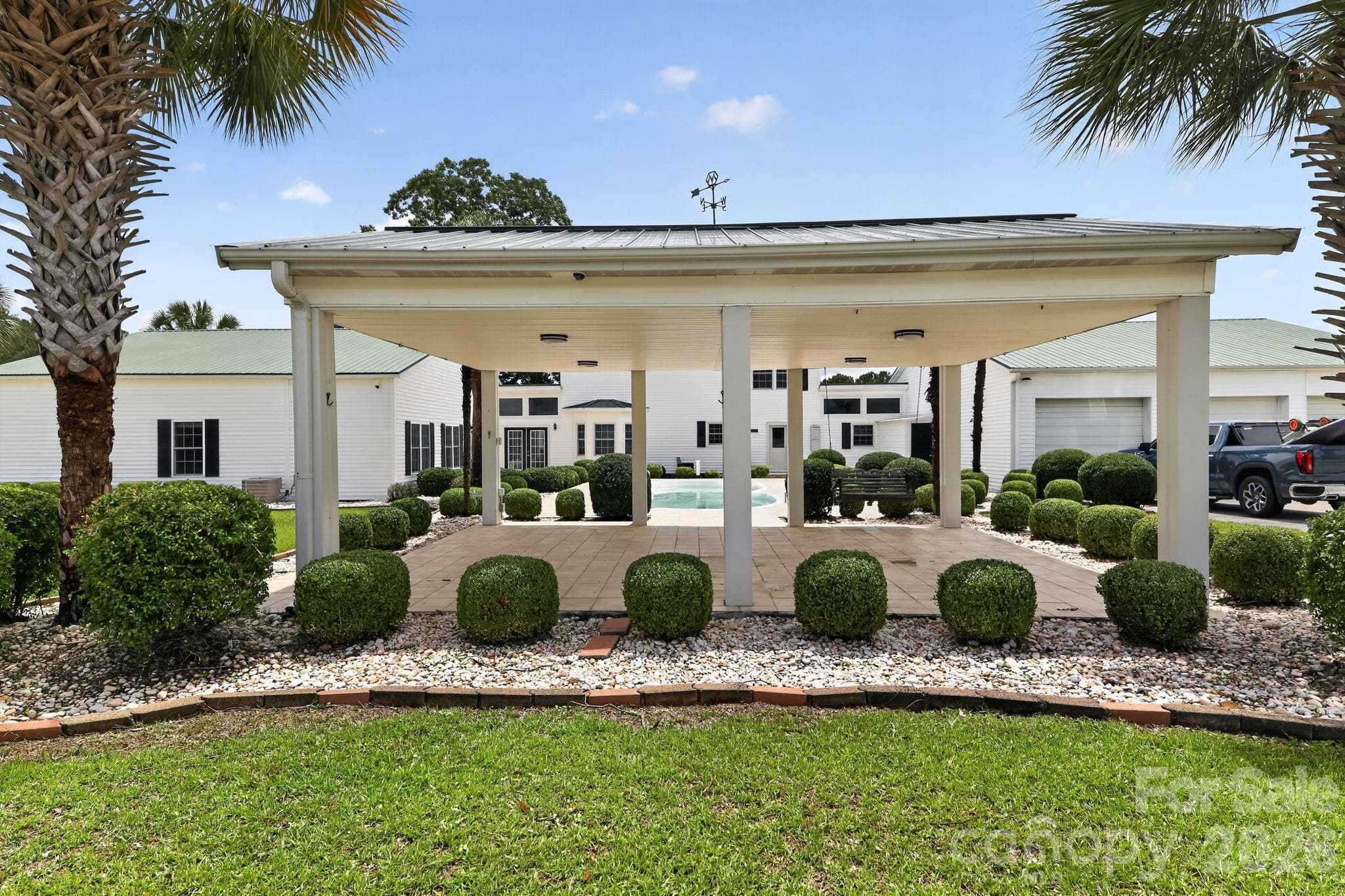 Single Family Residence at 450 Bull Swamp Road, St. Matthews, photo 6 of 48