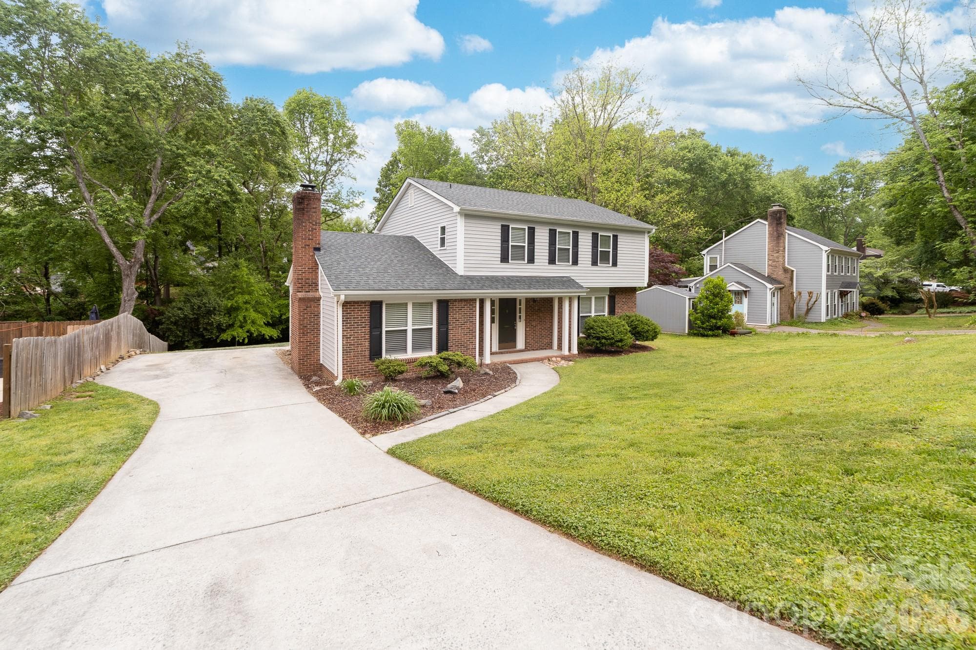 Single Family Residence at 616 Silversmith Lane, Charlotte, photo 4 of 39