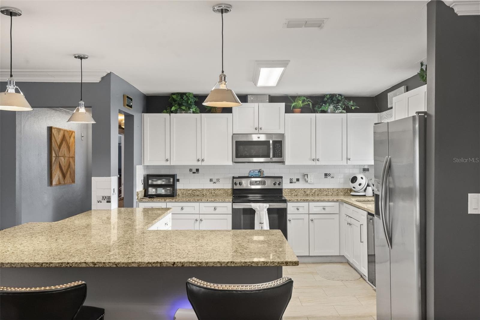 Single Family Residence at 920 ALICIA AVE, TAMPA, photo 12 of 45
