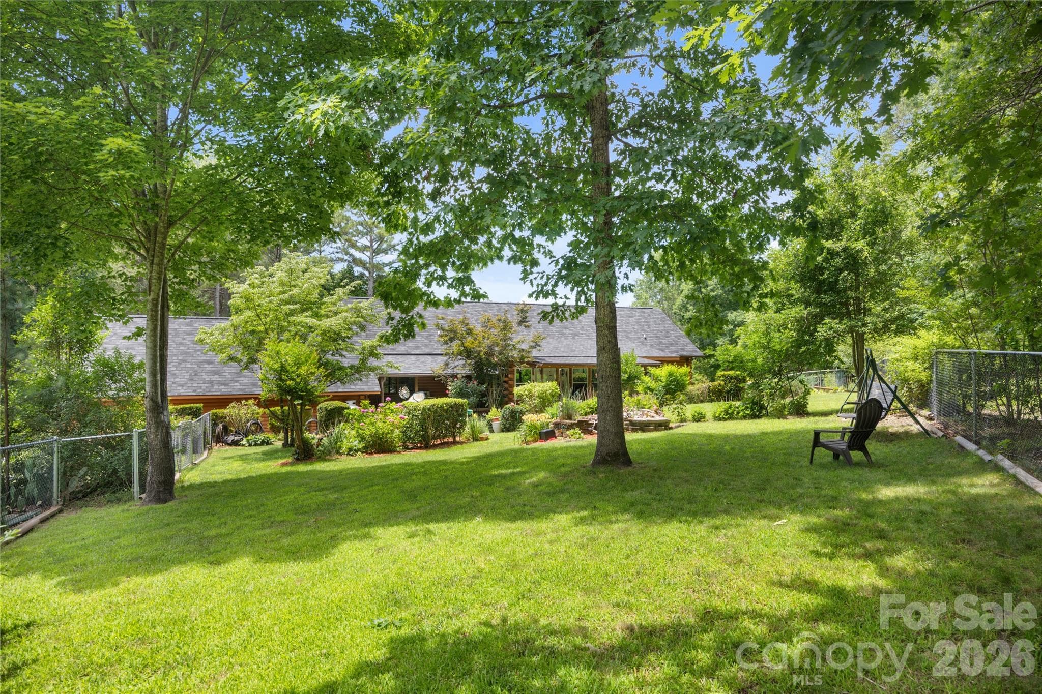 Beautiful backyard - 214 Harbor Ridge Drive, Connelly Springs