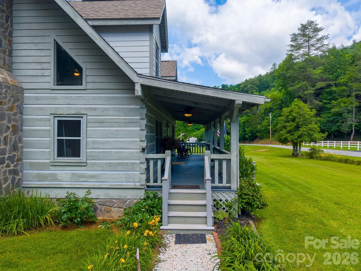 Single Family Residence at Sylva, photo 4 of 44