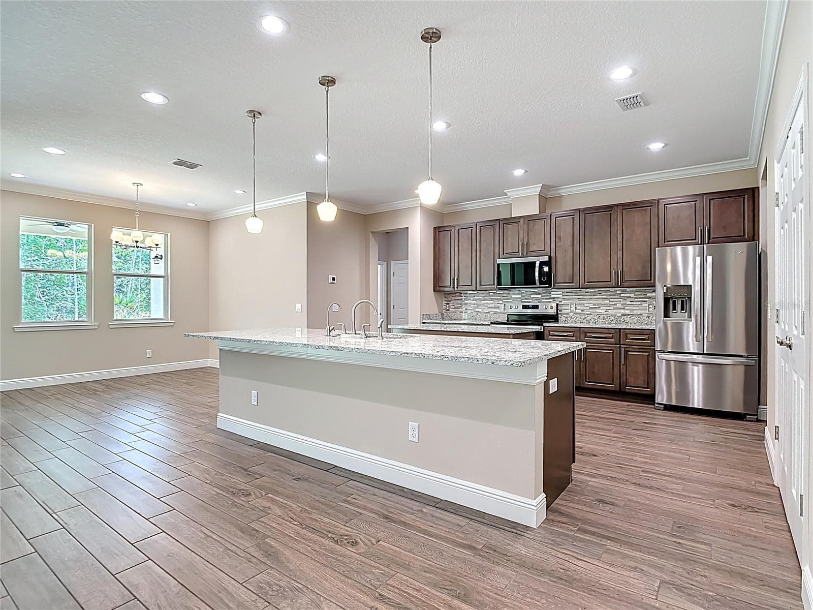 Single Family Residence at 19041 MARDI GRAS ST, ORLANDO, photo 2 of 57
