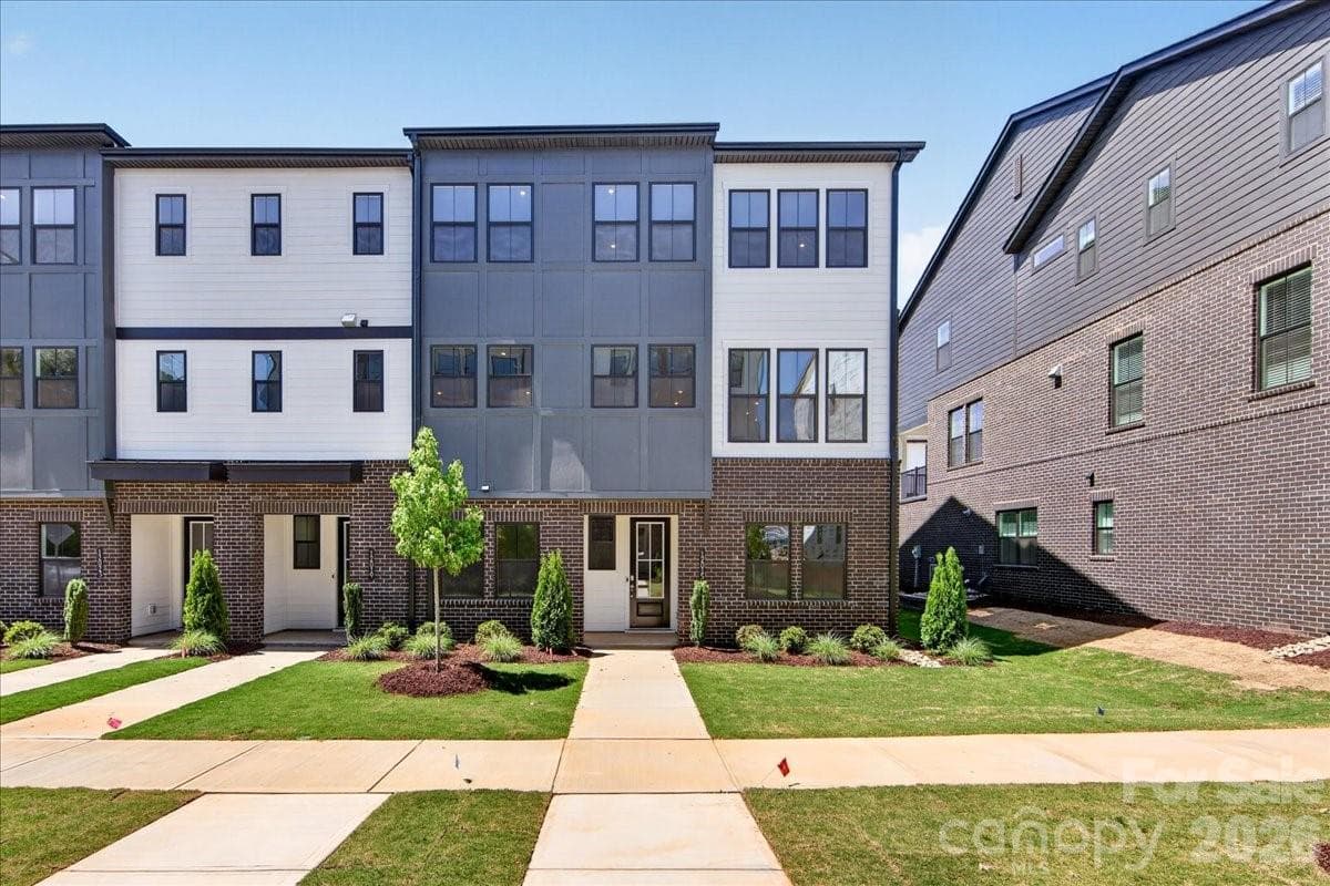 Low maintenance living - 12015 Elsa Lane, Charlotte