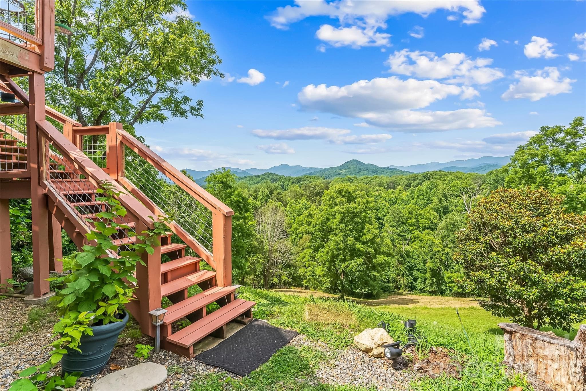 stairs to the extremely Large deck with large Hot tub - Marshall