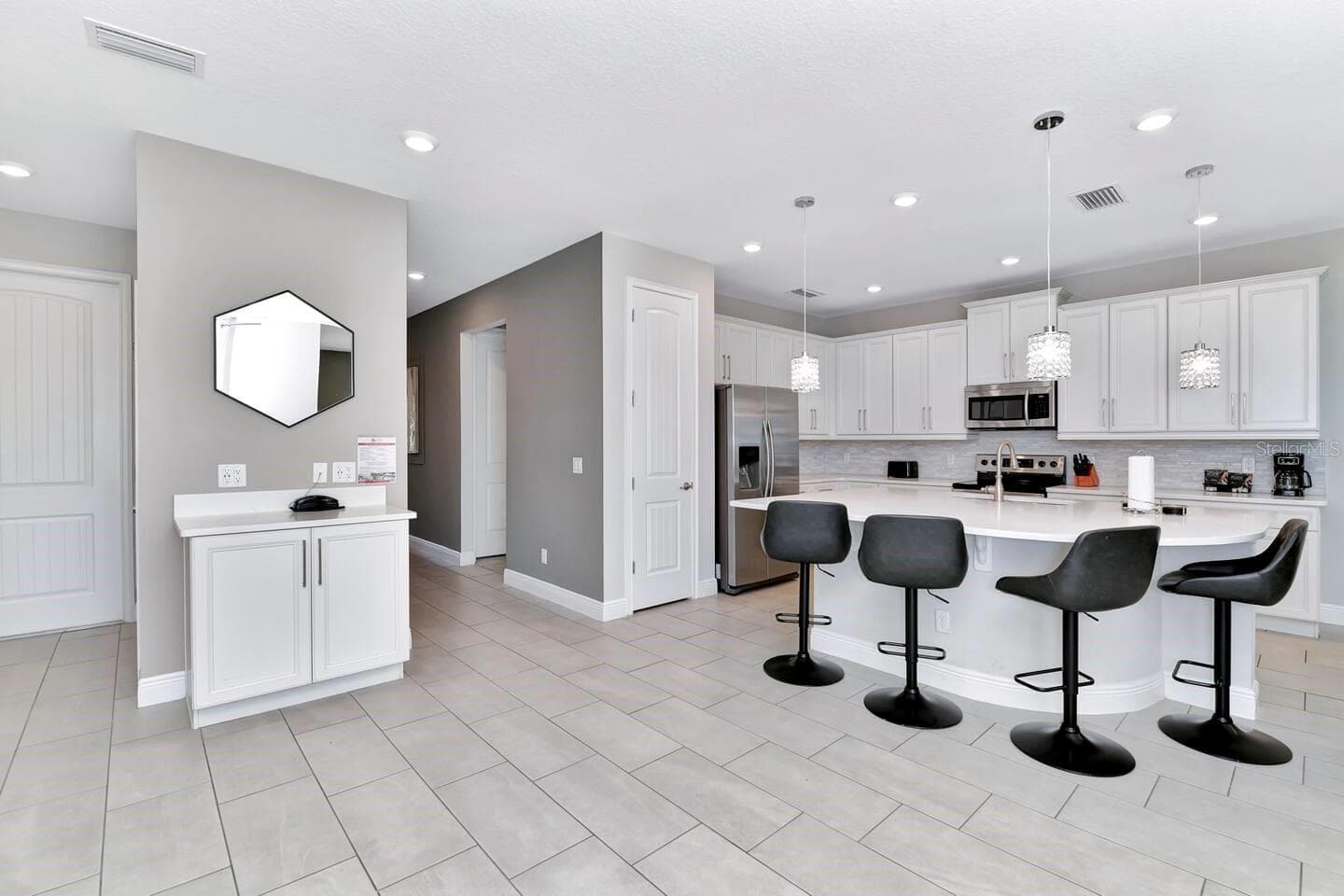 Single Family Residence at 253 SOUTHFIELD ST, KISSIMMEE, photo 2 of 19