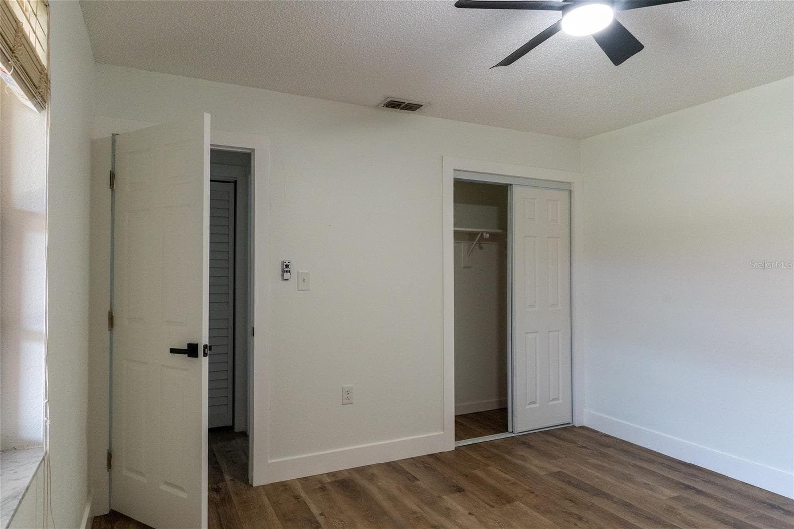 Single Family Residence at 661 LAKE CAROLYN CIR, LAKELAND, photo 14 of 48