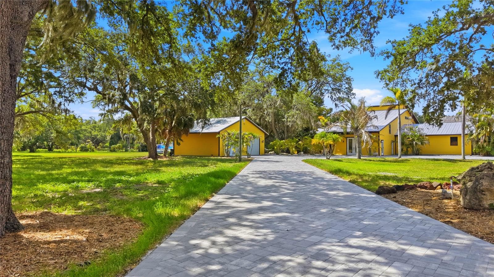 Single Family Residence at 3348 ALAMO LN, SARASOTA, photo 7 of 99