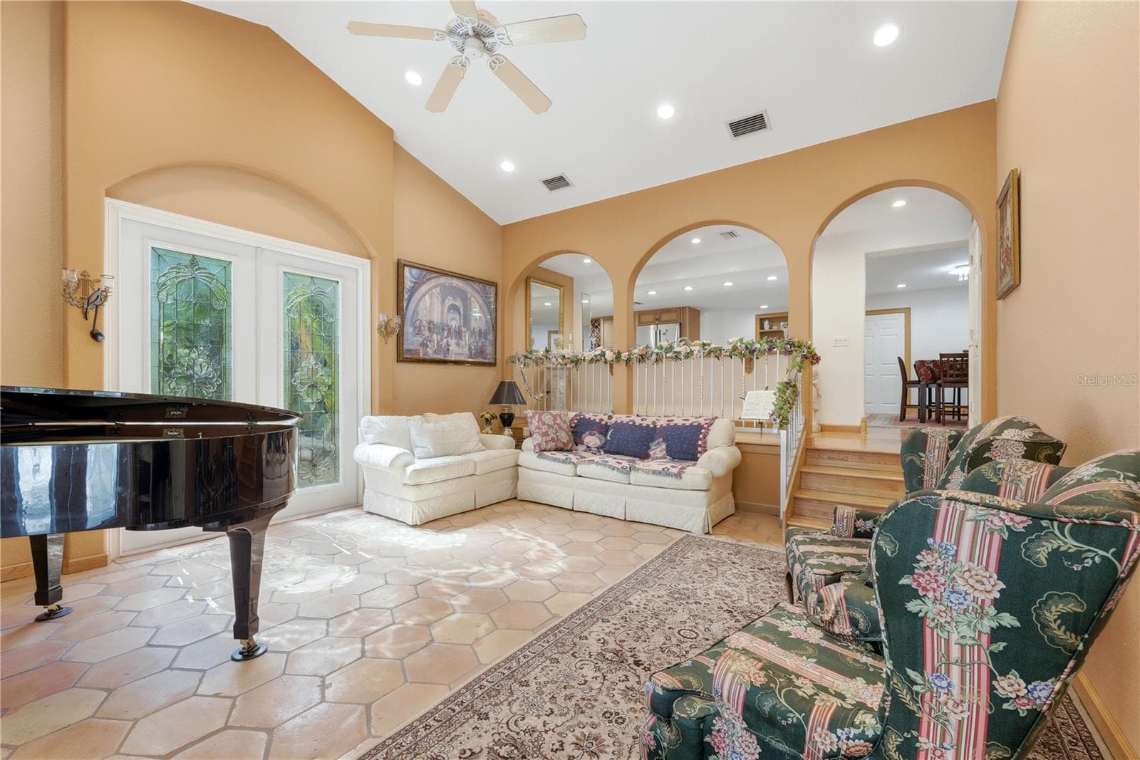 UNIT A LIVING ROOM - 3348 ALAMO LN, SARASOTA