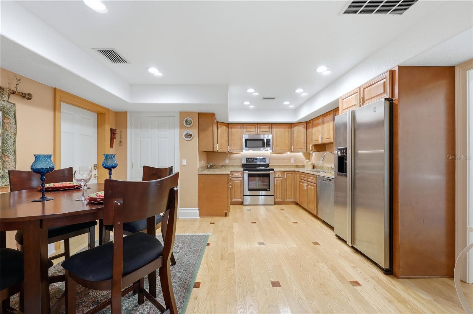 UNIT B - 3348 ALAMO LN, SARASOTA