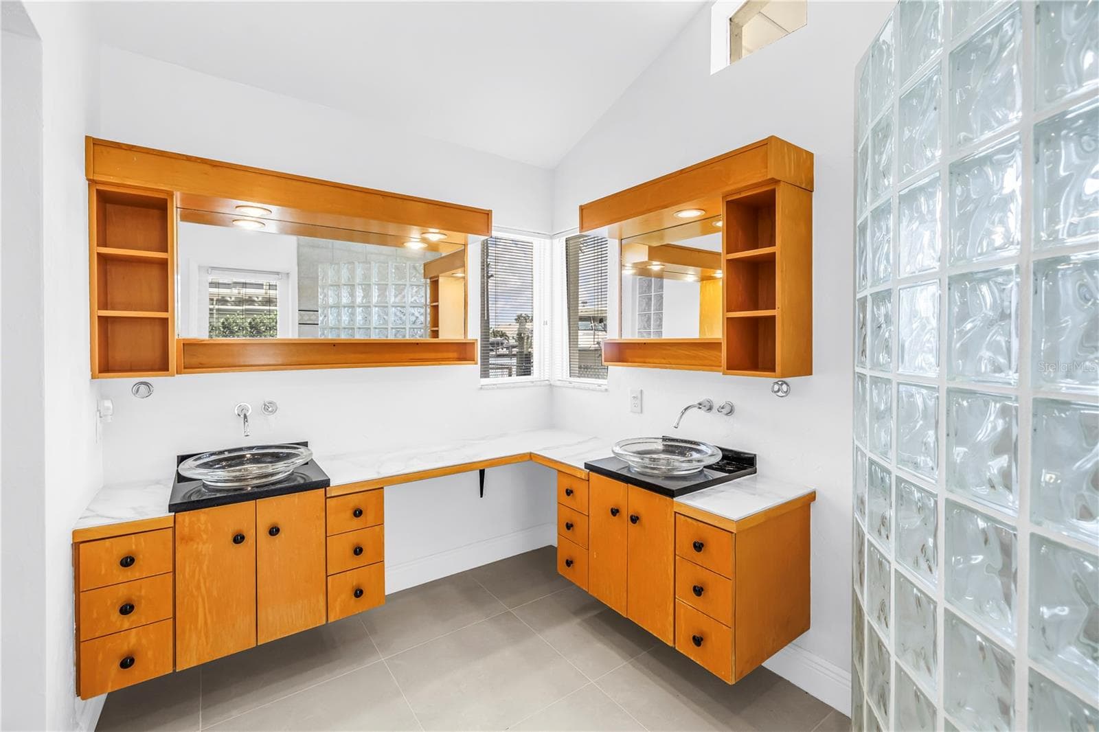 Single Family Residence at 2067 MASSACHUSETTS AVE NE, ST PETERSBURG, photo 21 of 62