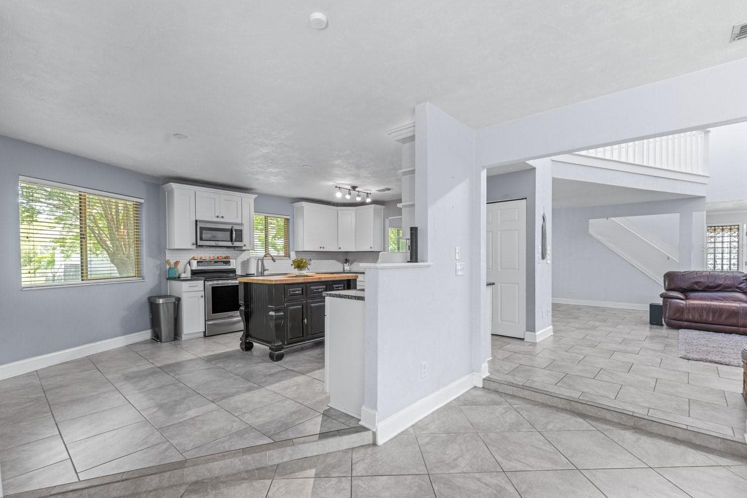 Single Family Residence at 82 KINGSLEY PL, ORMOND BEACH, photo 12 of 41