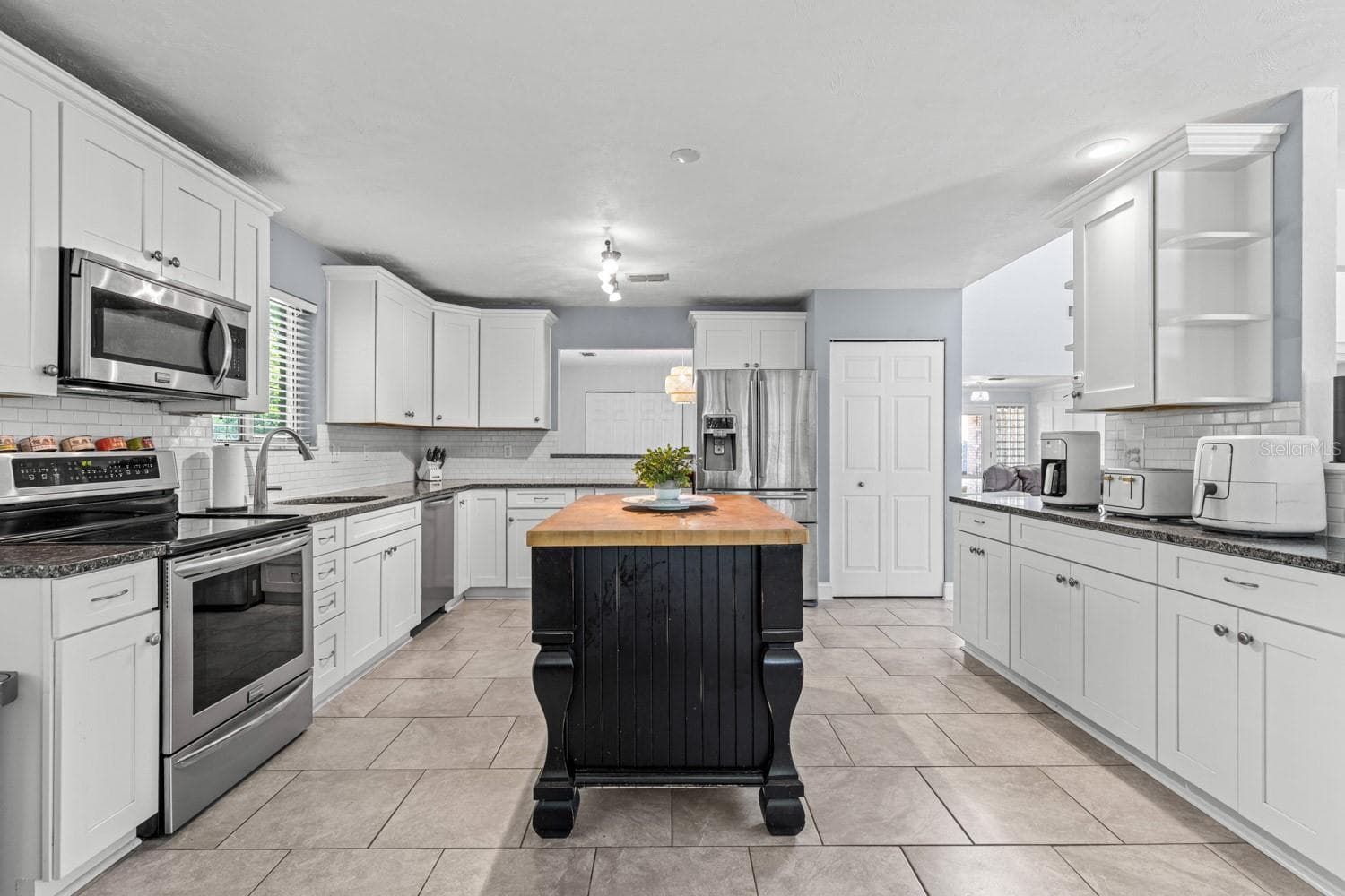 Single Family Residence at 82 KINGSLEY PL, ORMOND BEACH, photo 17 of 41