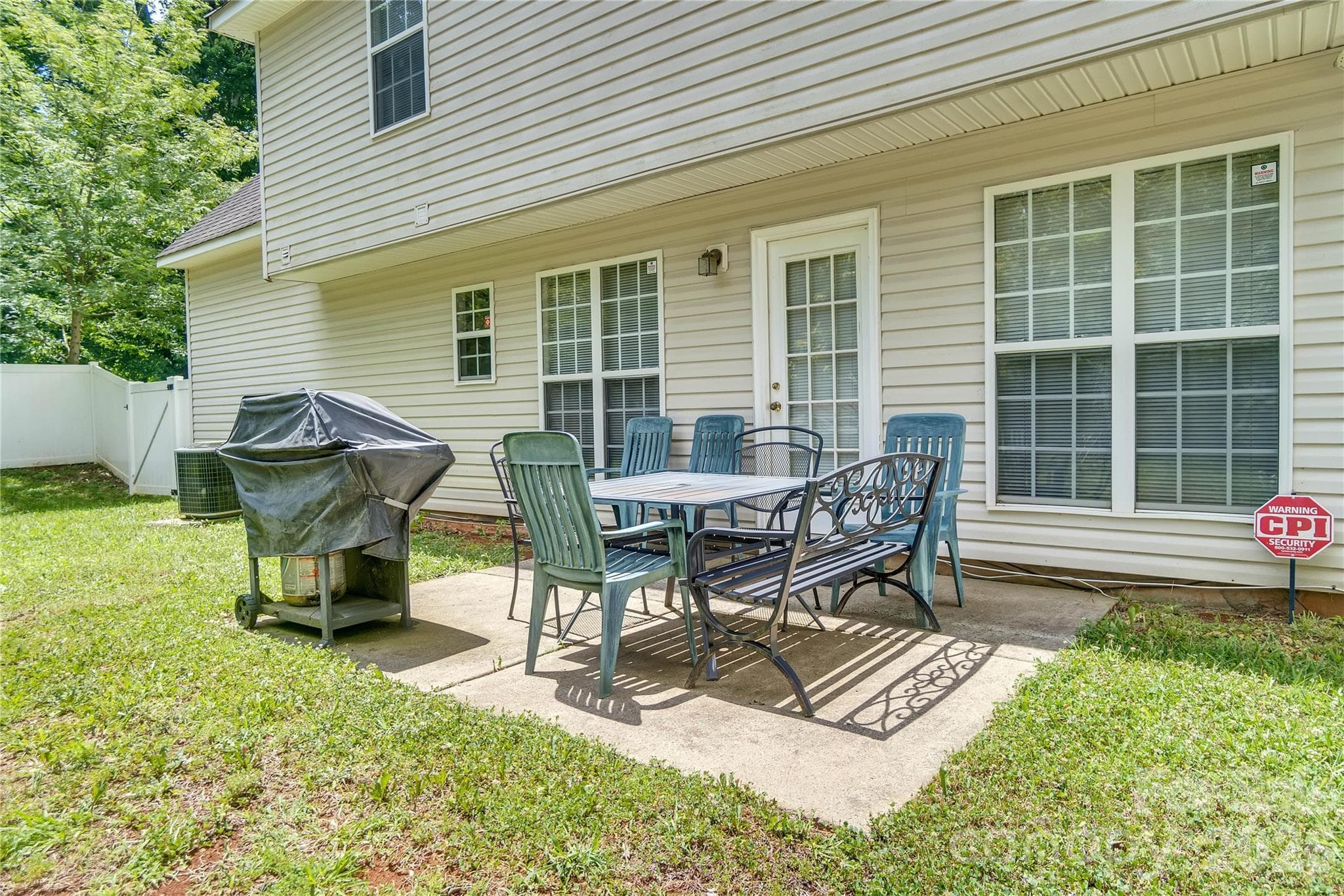 Single Family Residence at 12009 Silvercrest Drive, Charlotte, photo 3 of 38