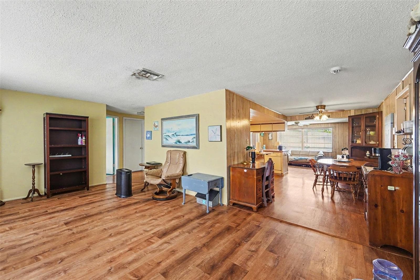 Single Family Residence at 7015 MORAVIAN DR, PORT RICHEY, photo 3 of 30