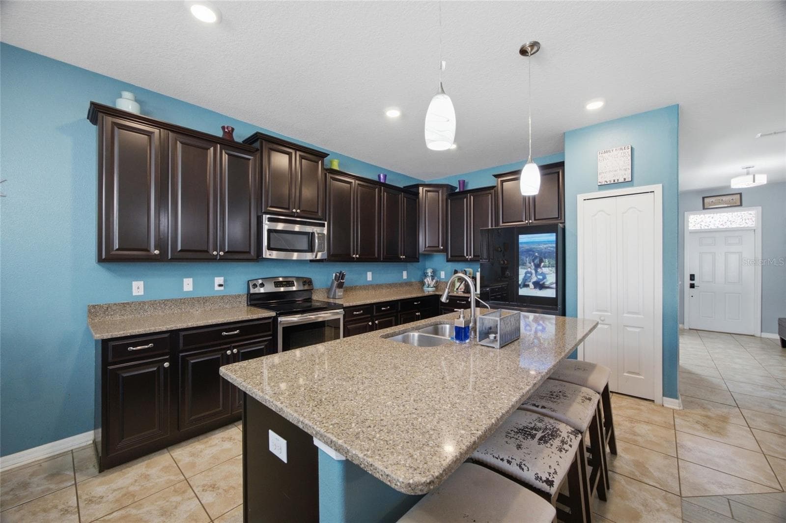 Single Family Residence at 15410 DAKOTA SKY PL, SUN CITY CENTER, photo 9 of 50