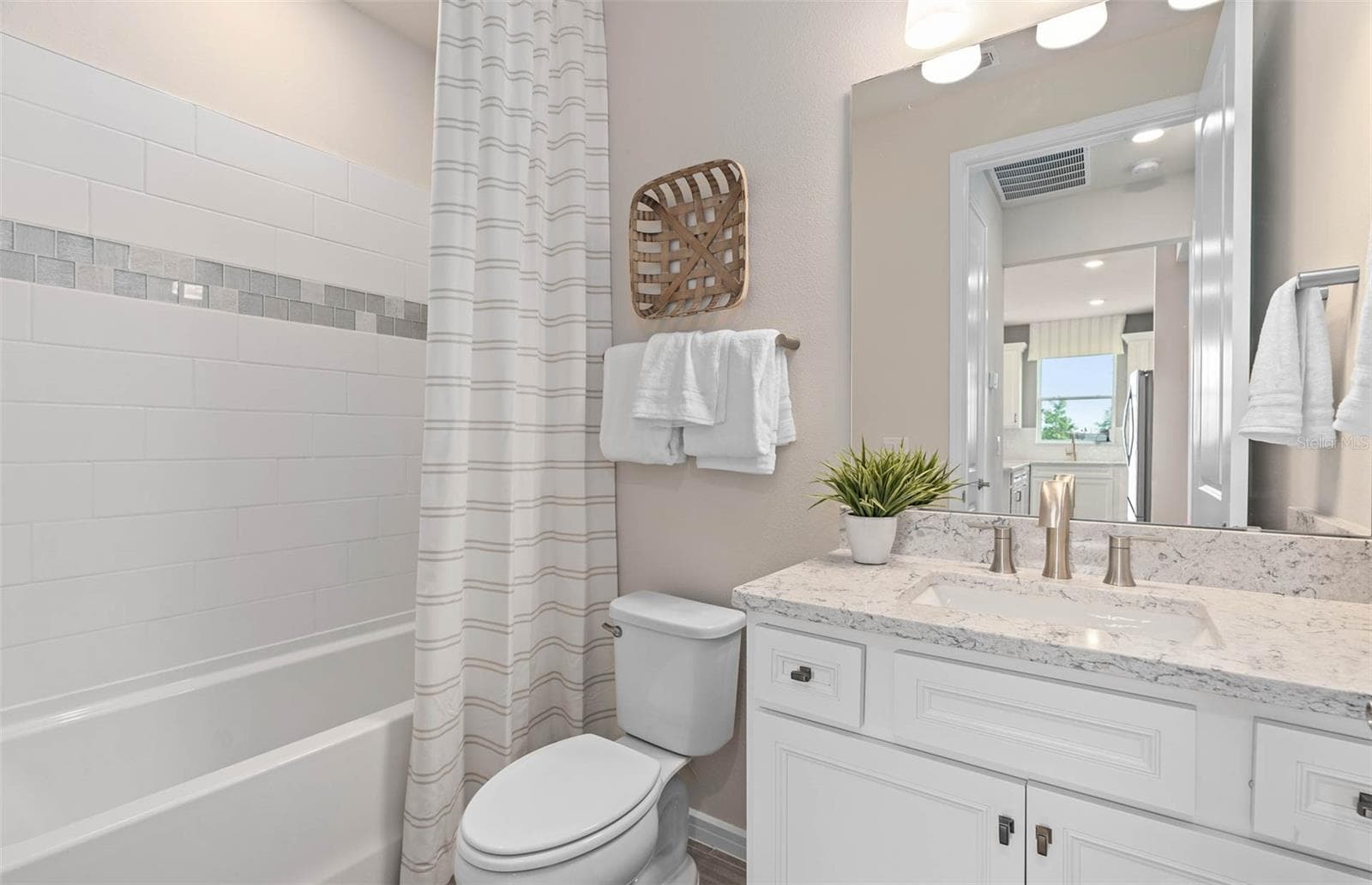 Model Home Design Only. Pictures and furnishings are for illustrative purposes only. Elevations, colors and options may vary. Furniture is for model home staging only.? - 2617 HAMMOCK HARBOR AVENUE, ST CLOUD