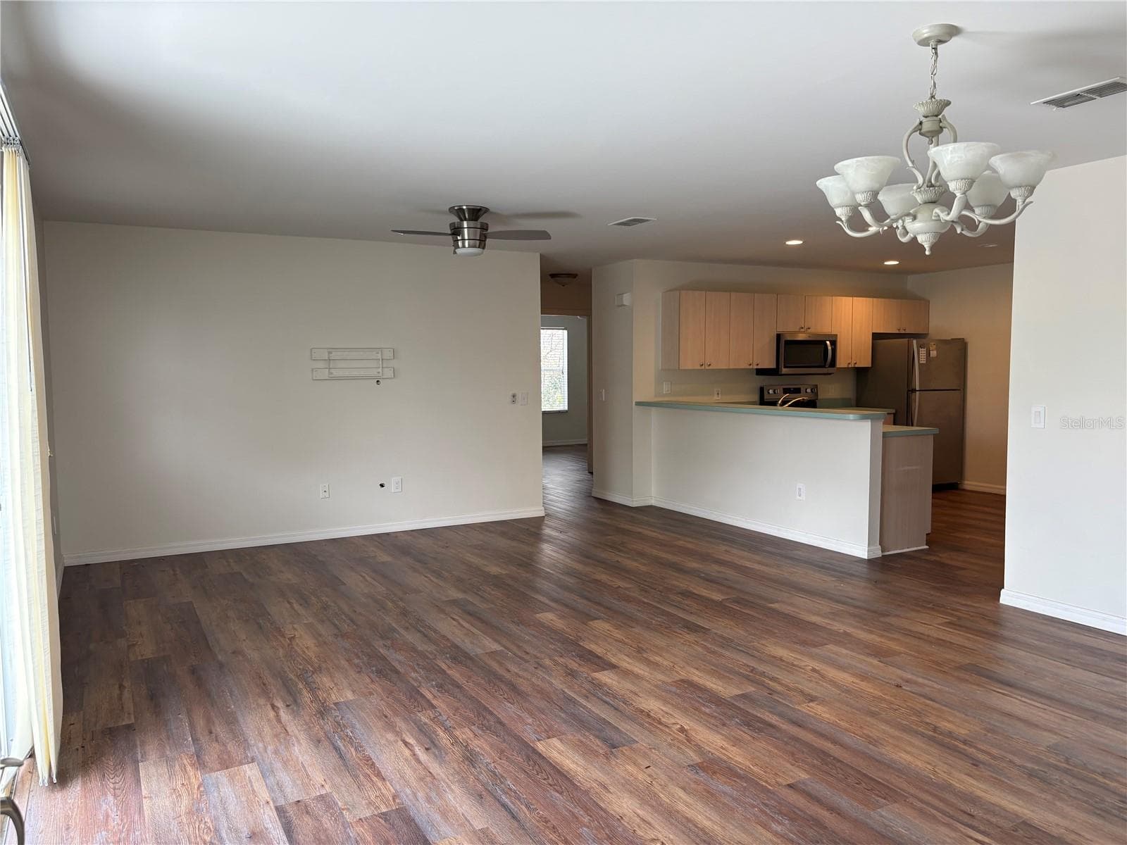 Villa at 731 DUMAS ST, THE VILLAGES, photo 5 of 18
