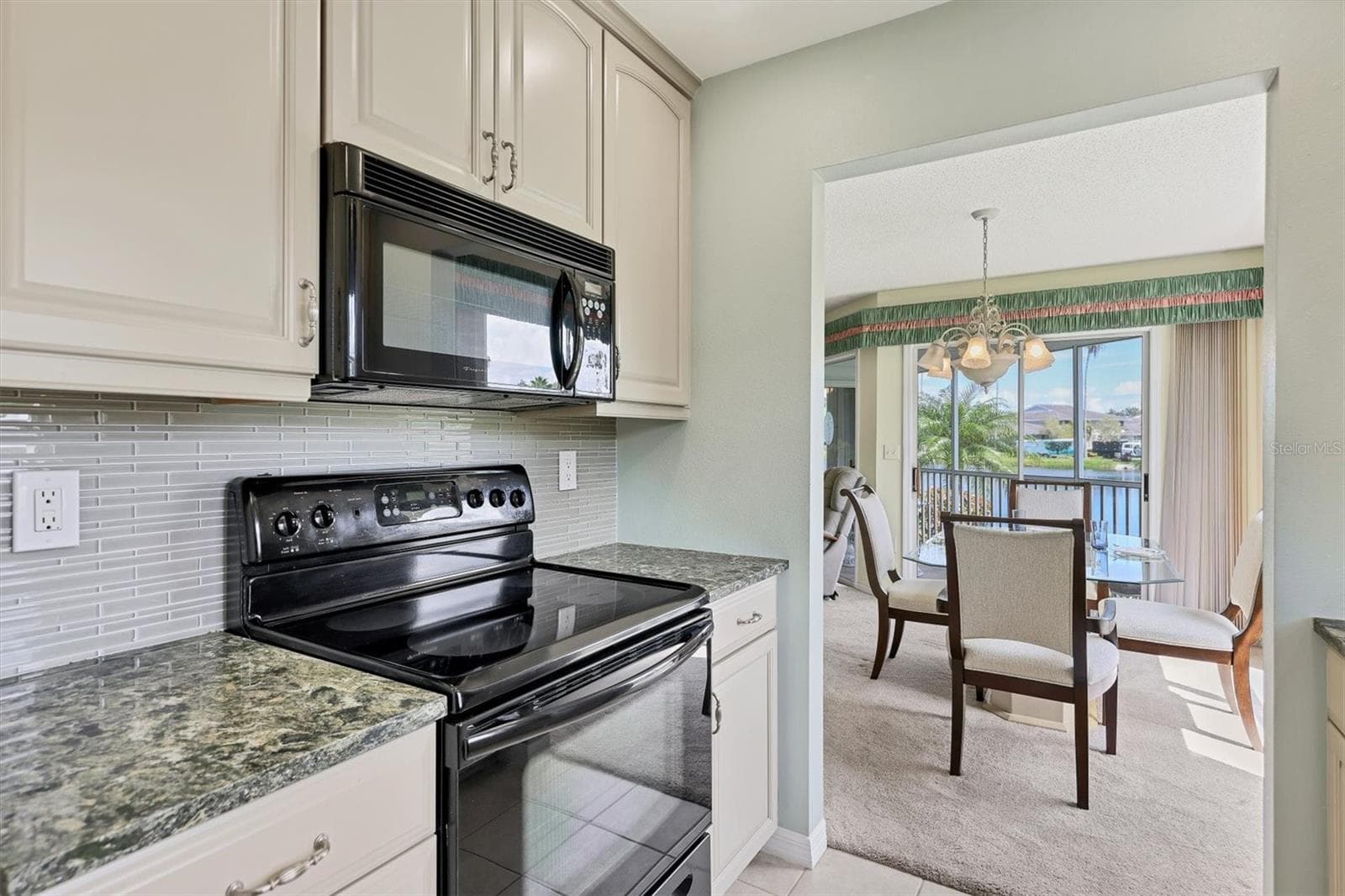 Updated Kitchen - 879 AUDUBON DR #879, BRADENTON