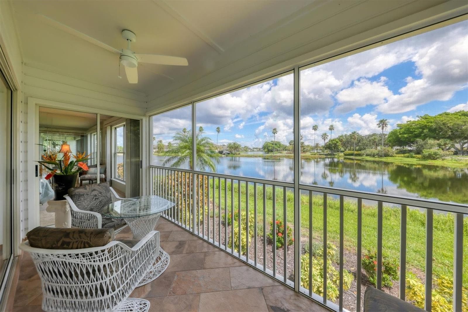 Screened Lanai overloking pond - 879 AUDUBON DR #879, BRADENTON