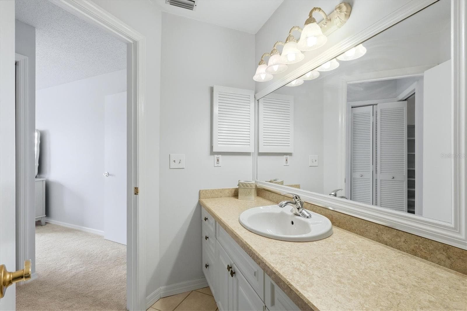 Condominium at 879 AUDUBON DR #879, BRADENTON, photo 24 of 64