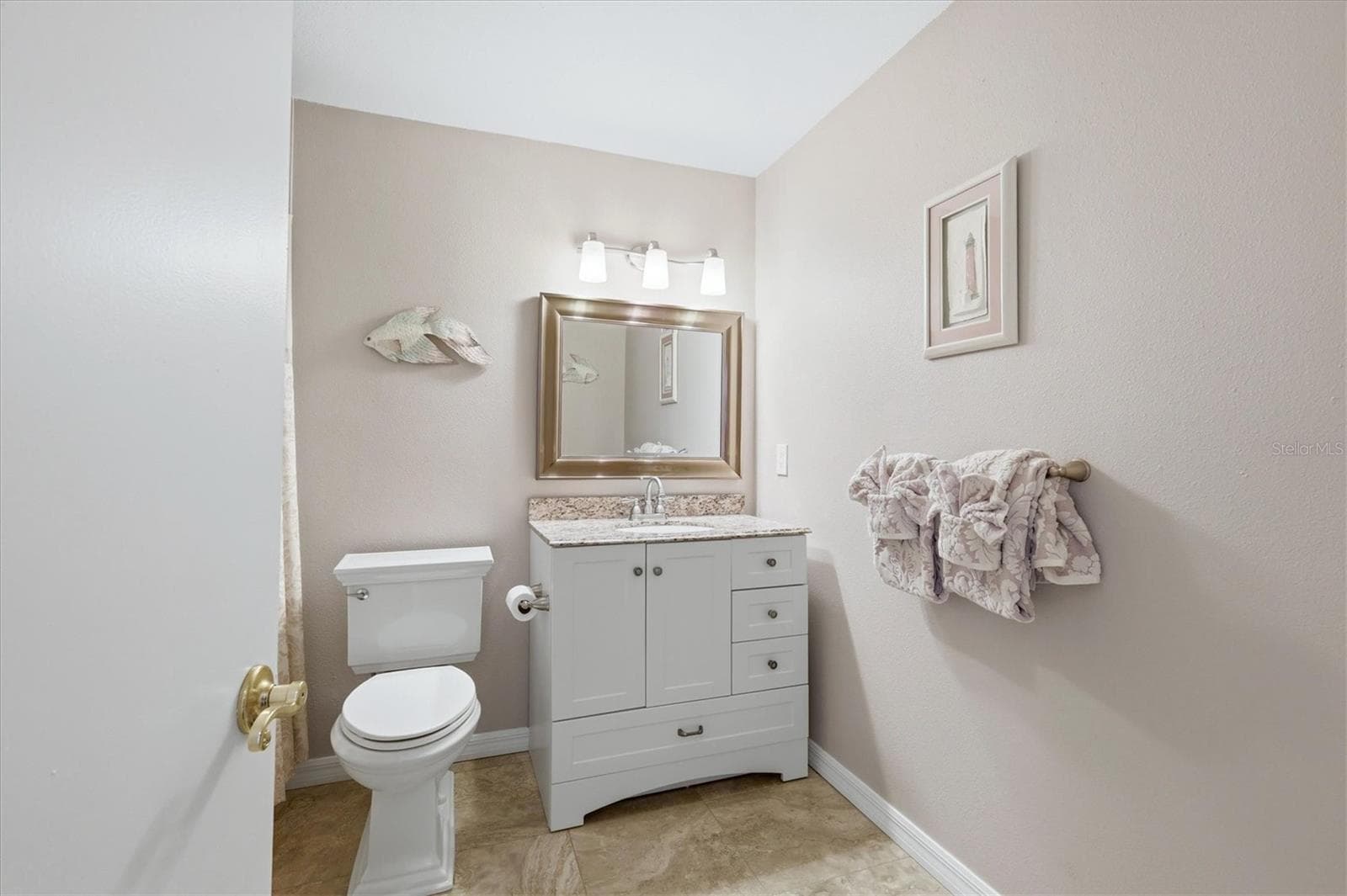 Updated guest bath - 879 AUDUBON DR #879, BRADENTON