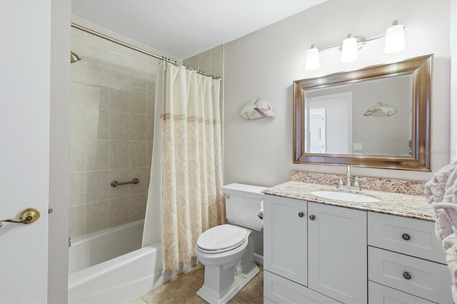 Updated Guest bath - 879 AUDUBON DR #879, BRADENTON
